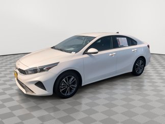 Used 2023 Kia Forte LXS image 1