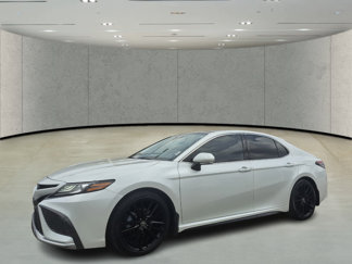 Used 2021 Toyota Camry XSE image 1