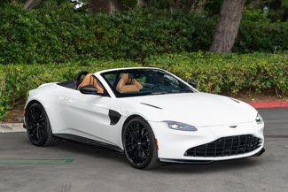 Used 2023 Aston Martin V8 Vantage Roadster image 1