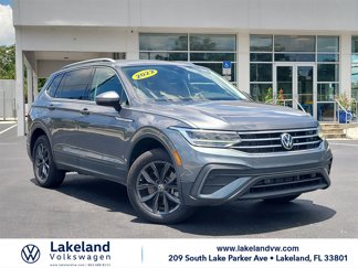 Used 2022 Volkswagen Tiguan SE image 1