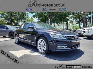 Used 2017 Volkswagen Passat 1.8T SEL Premium image 1
