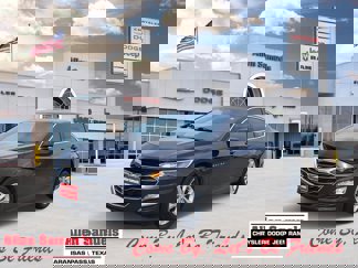 Used 2023 Chevrolet Malibu LT image 1