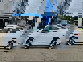 Used 2024 Chevrolet Malibu LT image 1