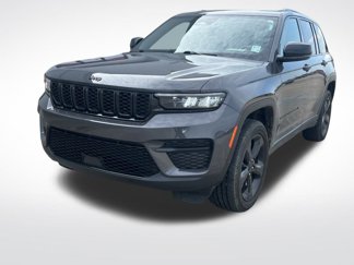 Used 2024 Jeep Grand Cherokee Altitude image 1