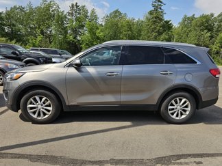 Used 2017 Kia Sorento LX w/ LX Convenience Package image 1