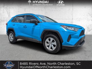Used 2019 Toyota RAV4 LE image 1