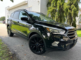 Used 2017 Ford Escape SE w/ SE Sport Appearance Package image 1