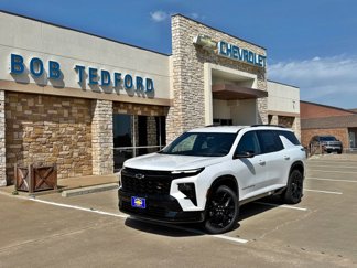 New 2025 Chevrolet Traverse RS w/ LPO, Floor Liner Package image 1