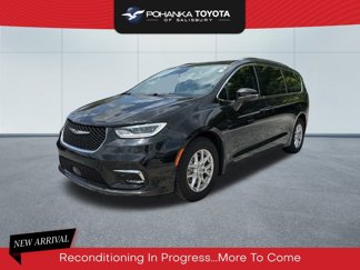 Used 2022 Chrysler Pacifica Touring-L image 1