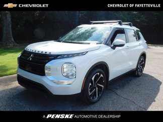 Used 2022 Mitsubishi Outlander ES image 1