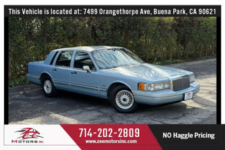 Used 1993 Lincoln Town Car Executive image 1