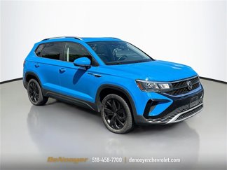 Used 2022 Volkswagen Taos SE w/ Panoramic Sunroof Package image 1