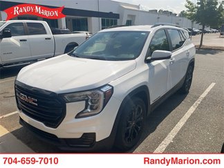 Used 2022 GMC Terrain SLE w/ Driver Convenience Package image 1