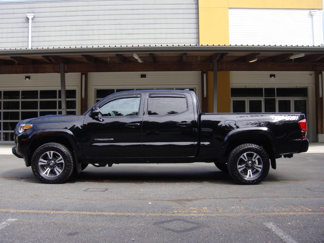 Used 2018 Toyota Tacoma TRD Sport image 1