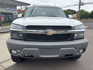 Used 2002 Chevrolet Avalanche 4x4 w/ North Face Edition image 1