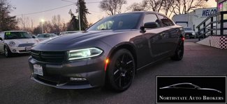 Used 2017 Dodge Charger SXT image 1