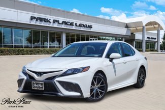 Used 2022 Toyota Camry SE image 1