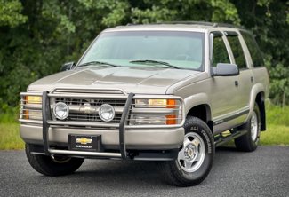Used 2000 Chevrolet Tahoe Z71 w/ Comfort & Security Pkg image 1
