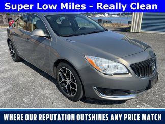 Used 2017 Buick Regal Sport Touring image 1