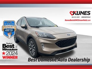 Used 2020 Ford Escape Titanium image 1