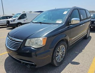 Used 2014 Chrysler Town & Country Touring-L w/ Driver Convenience Group image 1