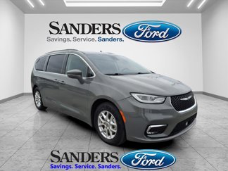 Used 2022 Chrysler Pacifica Touring-L image 1