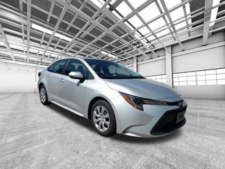 Used 2022 Toyota Corolla LE image 1