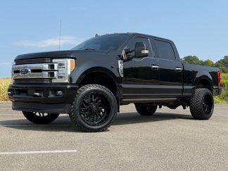 Used 2019 Ford F350 Limited image 1