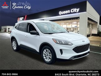 Used 2022 Ford Escape SE image 1