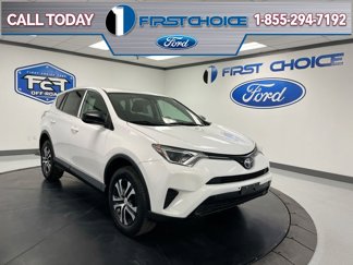 Used 2018 Toyota RAV4 LE image 1