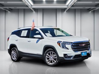 Used 2024 GMC Terrain SLT image 1