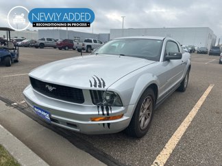 Used 2005 Ford Mustang Deluxe image 1