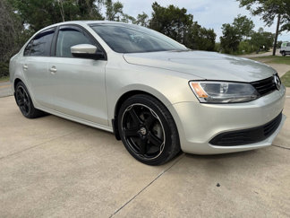 Used 2011 Volkswagen Jetta SE image 1
