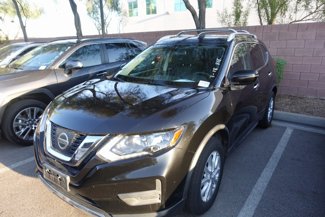 Used 2017 Nissan Rogue SV image 1