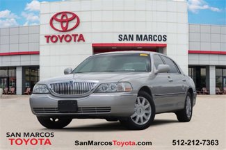 Used 2009 Lincoln Town Car Signature Limited image 1