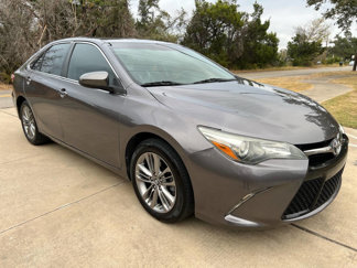 Used 2017 Toyota Camry SE image 1
