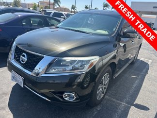 Used 2015 Nissan Pathfinder SV image 1