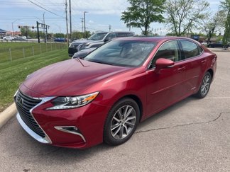 Used 2016 Lexus ES 300h image 1