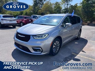 Used 2021 Chrysler Pacifica Touring-L image 1