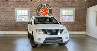 Used 2012 Nissan Frontier SV image 1