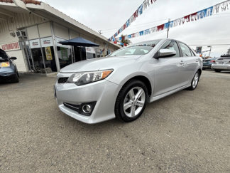 Used 2014 Toyota Camry SE image 1