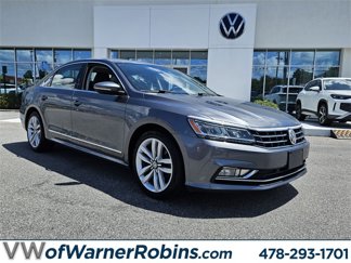 Used 2017 Volkswagen Passat 1.8T SE image 1