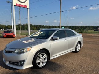 Used 2013 Toyota Camry SE image 1