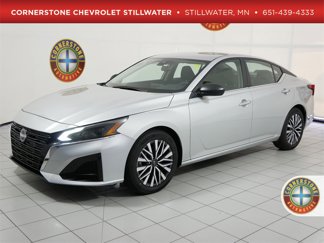 Used 2024 Nissan Altima 2.5 SV image 1