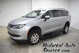 Used 2021 Chrysler Voyager Lxi image 1
