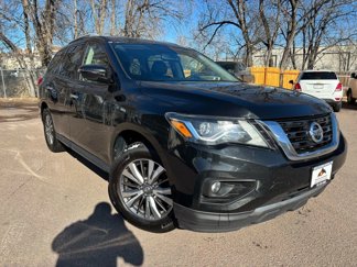 Used 2019 Nissan Pathfinder SL image 1