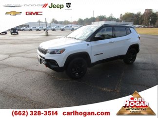 Used 2023 Jeep Compass Trailhawk image 1