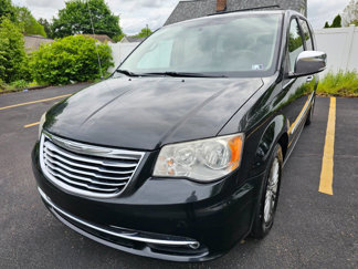 Used 2013 Chrysler Town & Country Touring-L w/ Entertainment Group #2 image 1