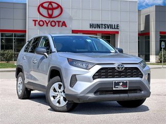 Used 2022 Toyota RAV4 LE image 1