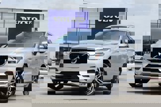 Used 2021 Volvo XC60 T5 Momentum w/ Advanced Package image 1